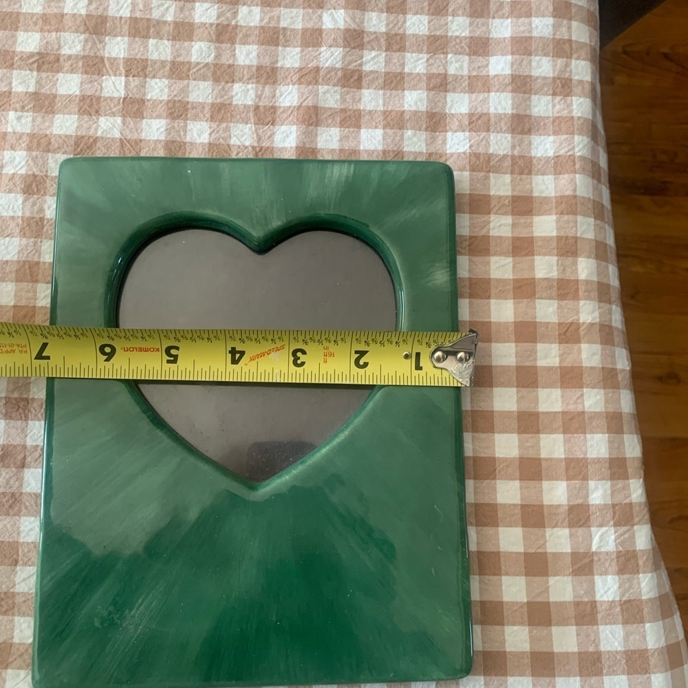 Green Heart Photo Frame - Picture 4 of 5